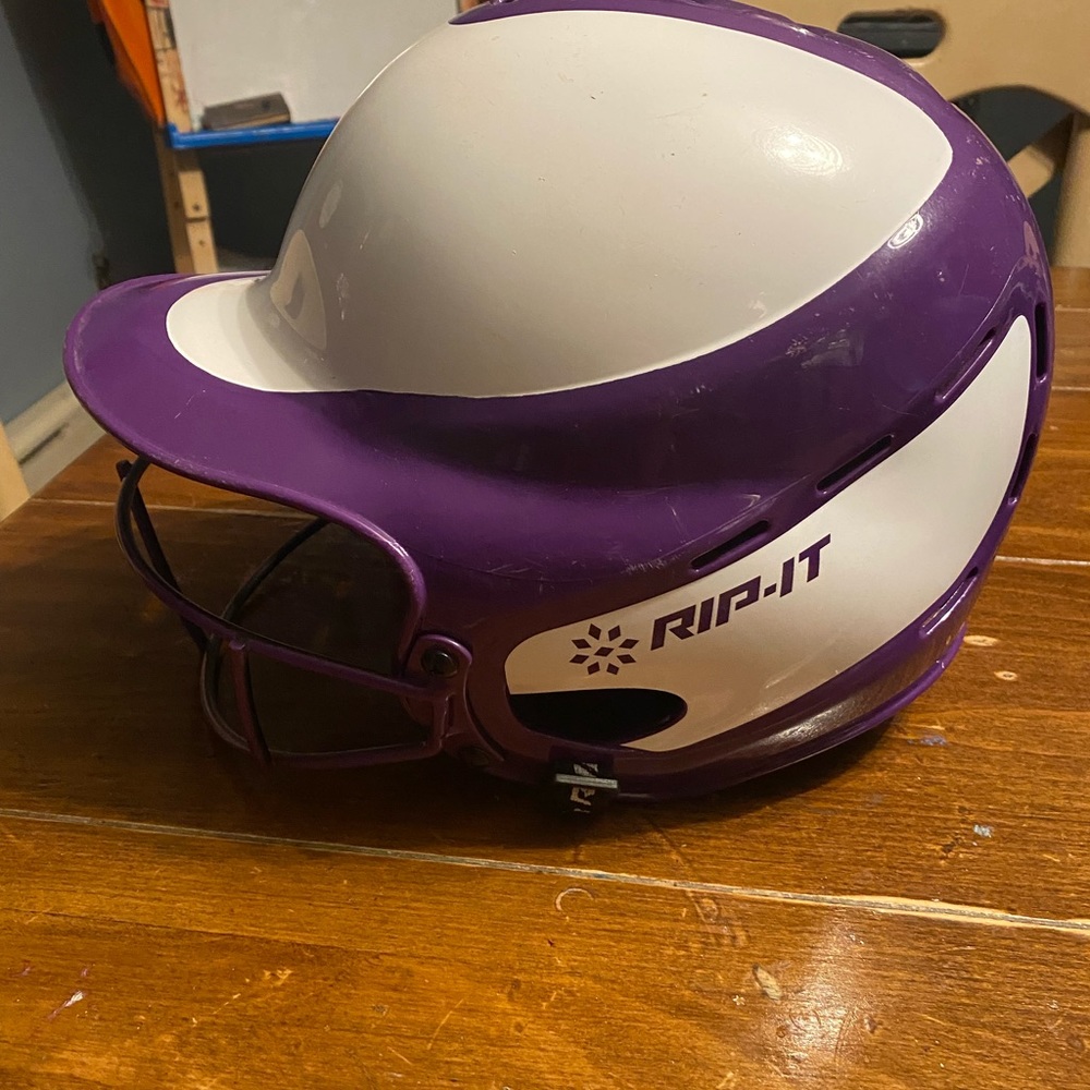 Girls softball helmet size s/m
